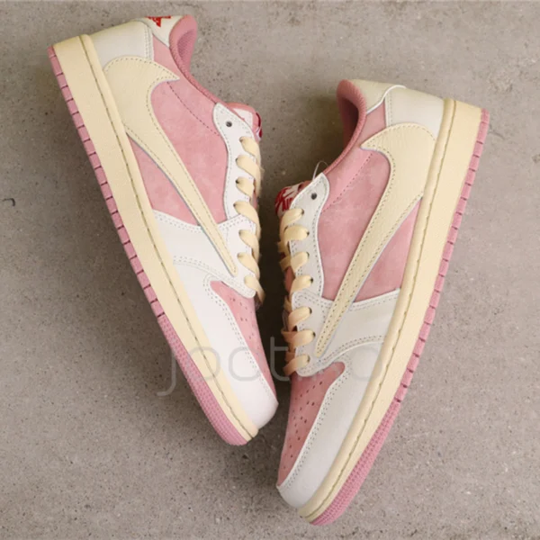 کفش نایک جردن وان لو تراویس اسکات مدل Shy Pink DM7866-600