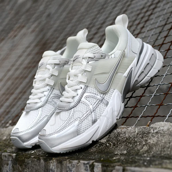 کفش نایک V2K ران Metallic Silver White