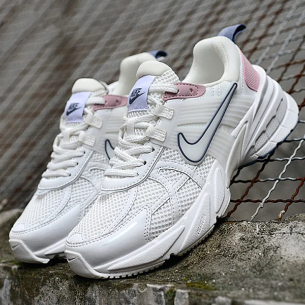 کتانی نایک V2K ران سفید صورتی پاستیلی Nike V2K Run Pastel Pink White
