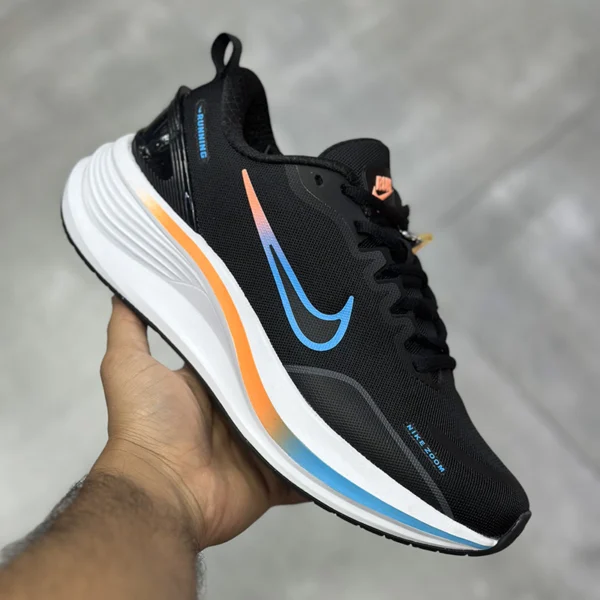کفش رانینگ نایک زوم ومرو مشکی آبی نارنجی Nike Zoom Vomero