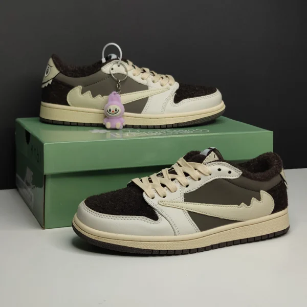 کتونی جردن وان لو لبوبو کرم موکا Jordan 1 Low Lebobo