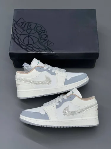 کفش کتونی نایک ایر جردن 1 لو سیل سافت پیرلس Nike Air Jordan 1 Low Sail Soft Pearls