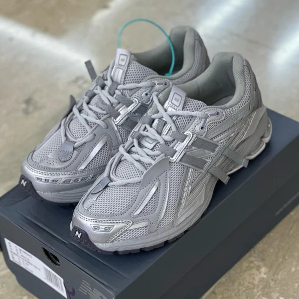 کفش نیوبالانس 1906A کانکریت سیلور متالیک New Balance M1906AG
