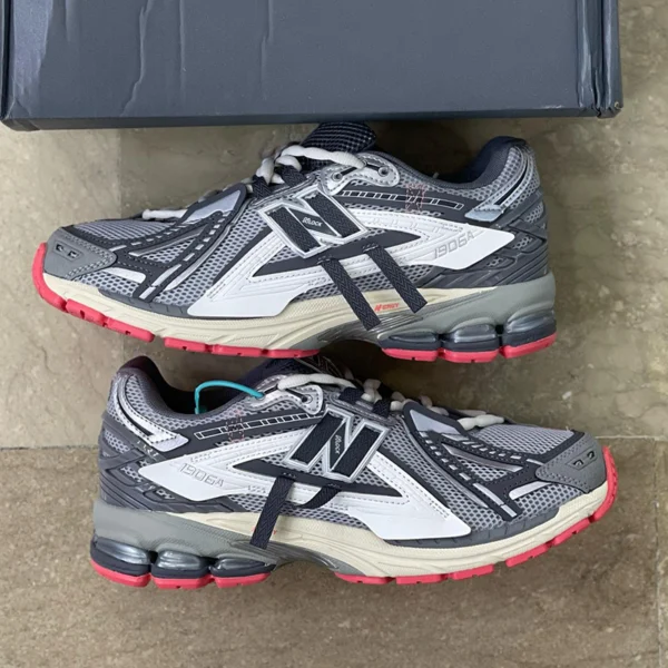 کفش نیوبالانس 1906A اسلیت گری دریفت رد New Balance U1906AC