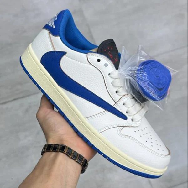 کفش جردن ۱ لو تراویس اسکات سفید آبی Jordan 1 Retro Low OG SP Fragment x Travis Scott DM7866-104