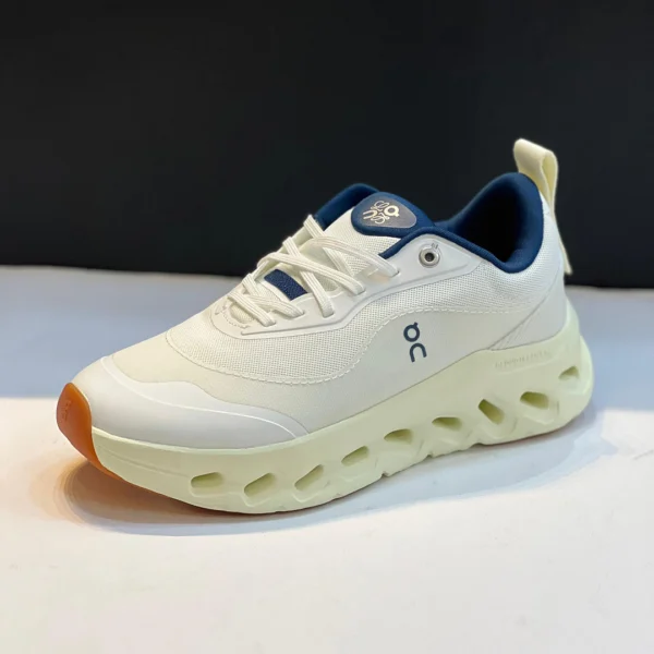 کتونی آن رانینگ کلودتیلت لووه سفید کرم سرمه ای On Running Cloudtilt 2.0 LOEWE White Navy