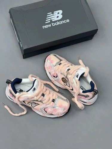کفش کتونی نیوبالانس 530 کاستوم صورتی گلدار New Balance 530 custom pink - تصویر 2