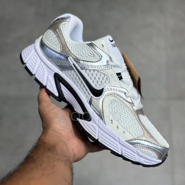 کفش نایک V5 RNR سفید نقره‌ای مشکی Nike V5 RNR White Vast Grey Metallic Silver Black