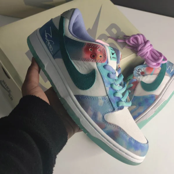 کفش نایک اس بی دانک لو فوتورا لبز بلیچد آکوا Nike SB Dunk Low Futura Laboratories Bleached Aqua