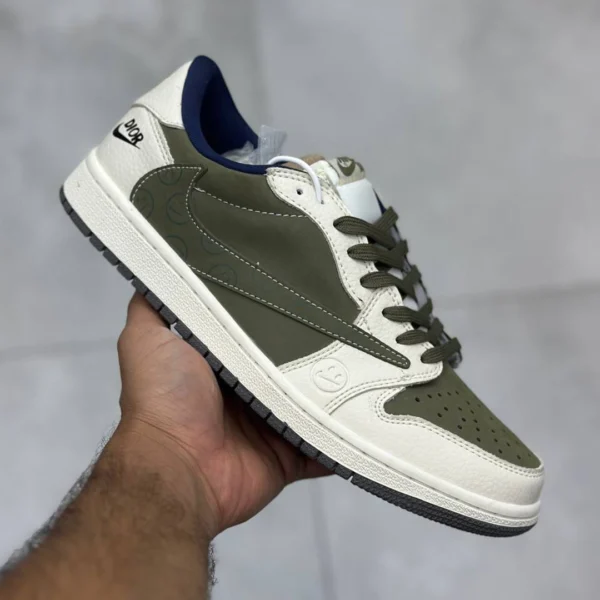 کفش نایک ایر جردن 1 لو دیور سبز زیتونی کرم سرمه‌ای Nike Air Jordan 1 Low Dior Olive Cream Navy