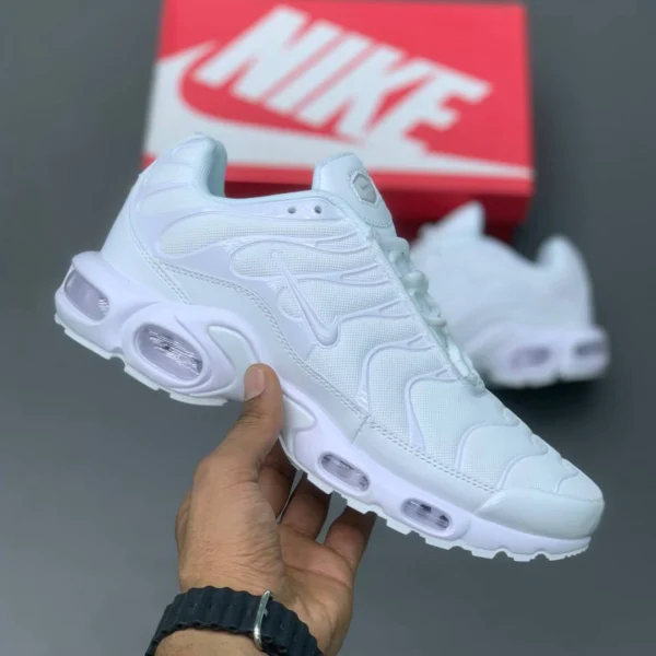 کفش نایک TN ایرمکس پلاس سفید Nike TN Air Max Plus DM2362-100