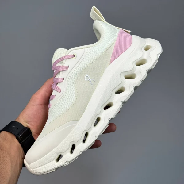 کتونی آن رانینگ کلودتیلت سفید صورتی On Running Cloudtilt 2 LOEWE White Pink