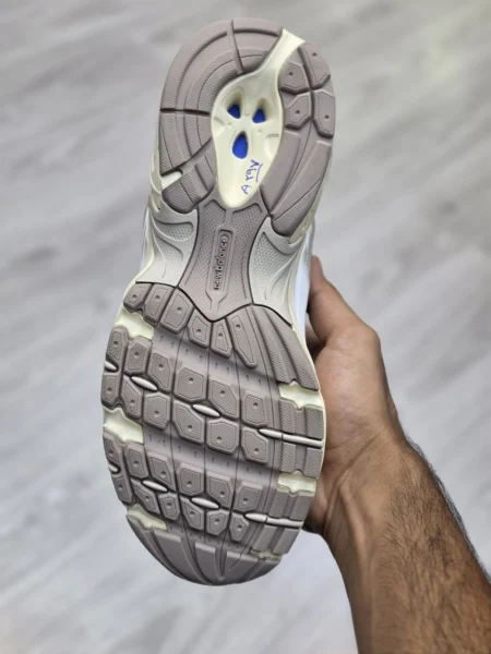 کفش نیوبالانس 530 سفید خاکی New Balance MR530HX