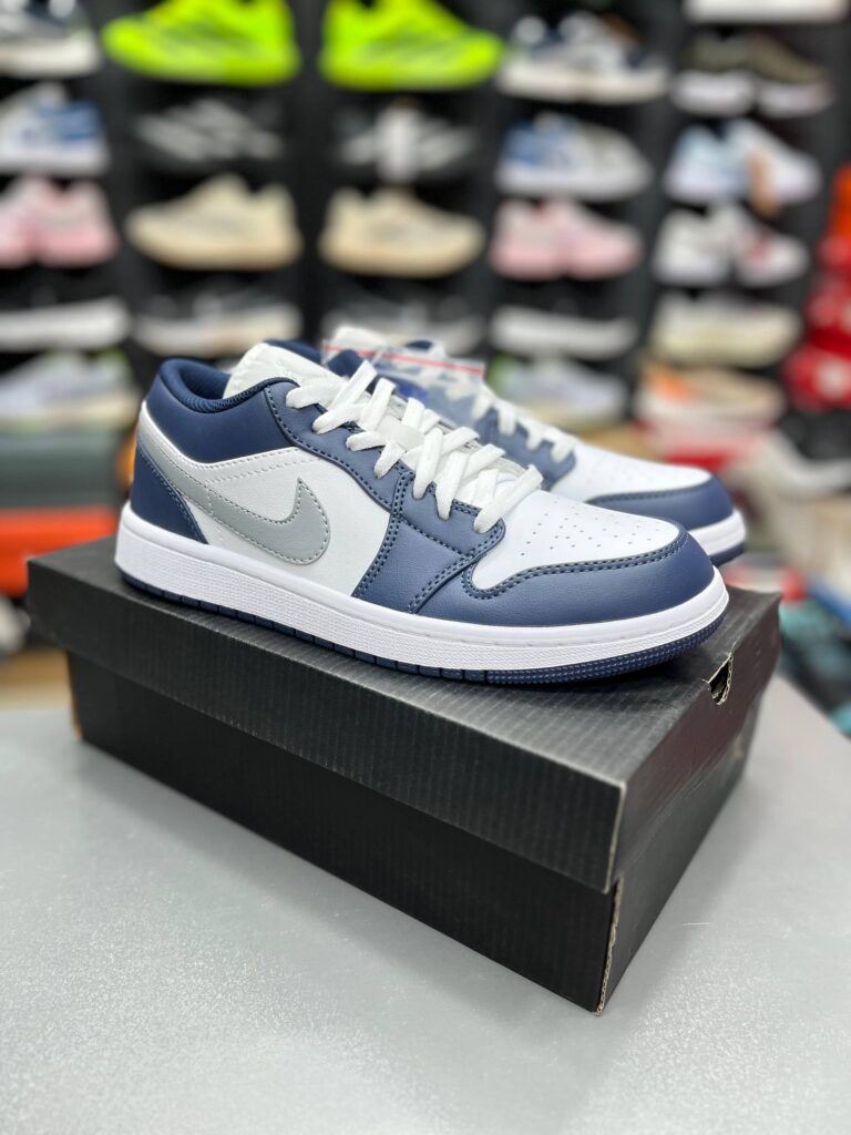 کفش کتونی زنانه و مردانه نایک جردن ۱ لو Share Nike Air Jordan 1 Low "White/Midnight Navy"