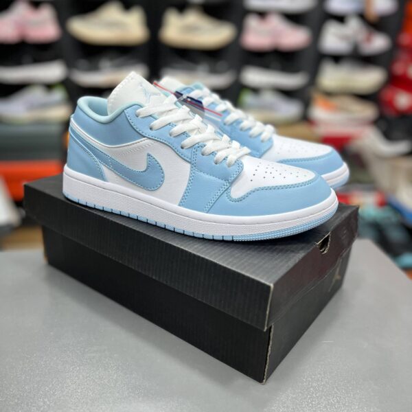 کفش کتونی زنانه و مردانه نایک جردن 1 لو آیس بلو سفید Nike Air Jordan 1 Low White Ice Blue
