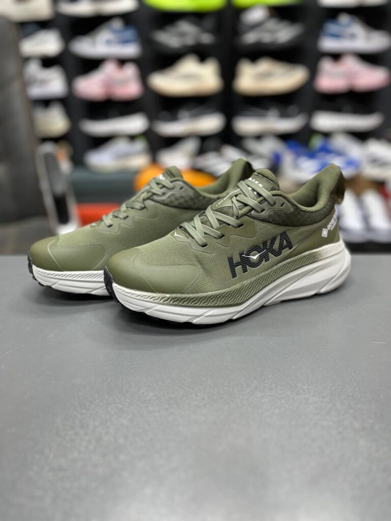 کفش کتانی مردانه هوکا مدل Hoka Challenger ATR 7 GTX (رنگ سبز زیتونی / ارتشی)