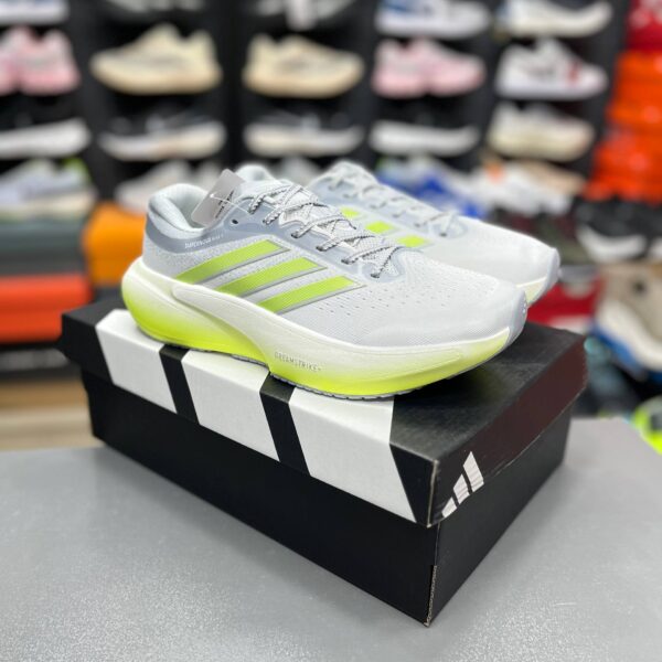 کفش رانینگ آدیداس سوپرنوا – سفید و سبز فسفری (Adidas Supernova Running Shoes)