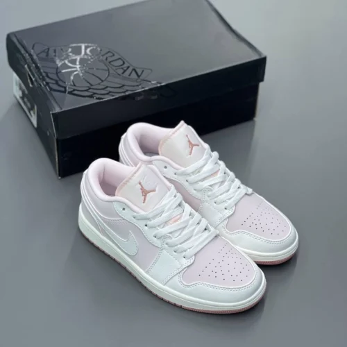 کفش کتونی زنانه نایک ایر جردن 1 بدون ساق صورتی Nike air jordan 1 Low SE Pink