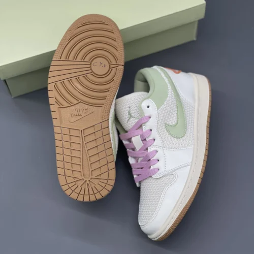 کفش کتونی زنانه نایک ایر جردن 1 لو Nike Air Jordan1 Low Women’s Shoes