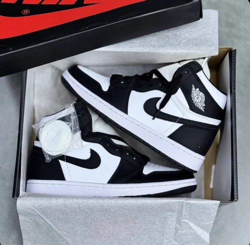 کفش کتونی زنانه و مردانه نایک ایر جردن ۱ ساقدار پاندا Nike Air Jordan 1 High Panda - تصویر 2