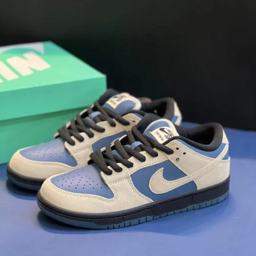 کفش کتونی زنانه نایک اس بی دانک لو پرو Nike SB Dunk Low Pro