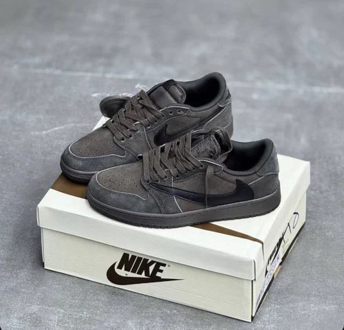 کفش کتونی مردانه نایک ایر جردن ۱ تراویس اسکات موکا Nike Air Jordan 1 Travis Scott x Velvet Brown