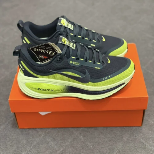 کفش کتونی مردانه نایک ومرو ایر زوم گورتکس ضدآب جی تی ایکس Nike Air Zoom Running Vomero 18 GTX