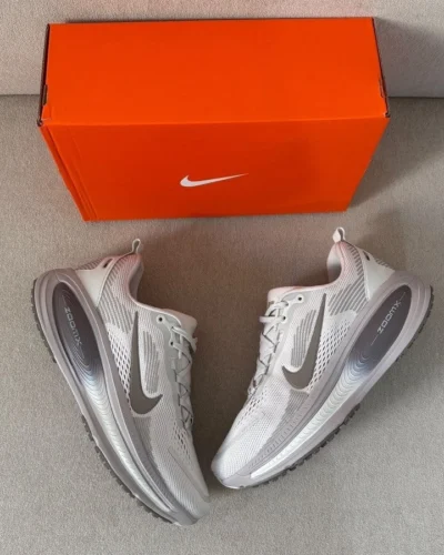 کفش کتونی مردانه نایک ومرو 18 زوم ایکس Nike Vomero 18 Zoom X Running