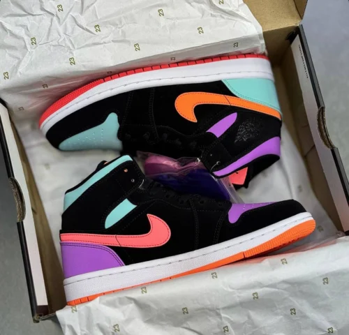 کفش کتونی نایک ایر جردن 1 ساقدار لنگه به لنگه هالوین Nike Air Jordan 1 High Mismatch
