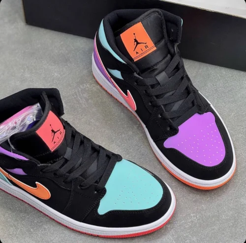 کفش کتونی نایک ایر جردن 1 ساقدار لنگه به لنگه هالوین Nike Air Jordan 1 High Mismatch