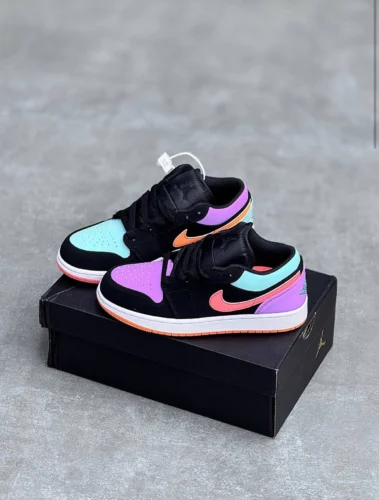 کفش کتونی نایک ایر جردن 1 لو لنگه به لنگه هالوین Nike Air Jordan 1 Low Mismatch
